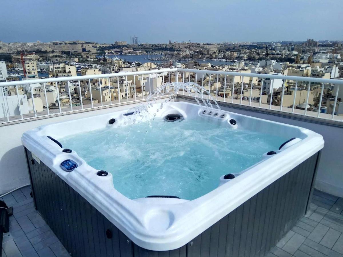 Wonderful Apartments With Shared Jacuzzi And Panorama Rooftop Gzira Exterior photo